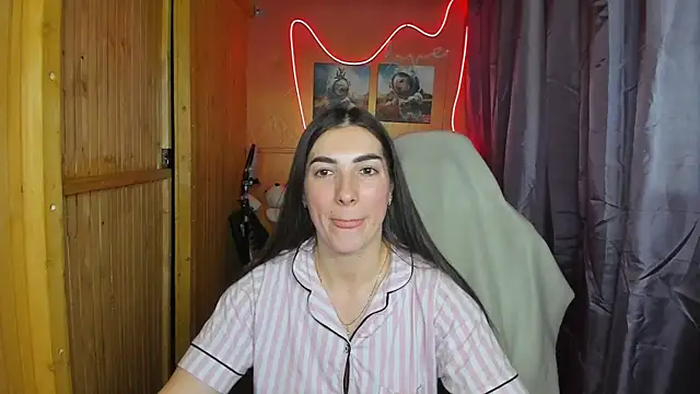 Snapshot of Fiery_Brunette_ chatting on February 2025 09:43:02 AM Fiery Brunette  online show from February 2025 09:43:02 AM