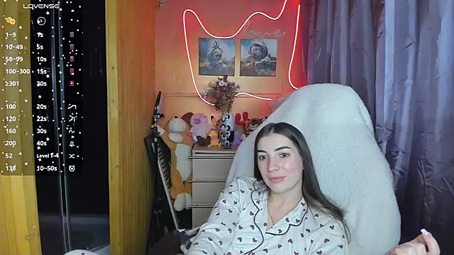 Snapshot of Fiery_Brunette_ chatting on March 2025 11:31:01 AM Fiery Brunette  online show from March 2025 11:31:01 AM