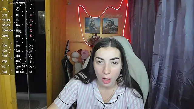 Snapshot of Fiery_Brunette_ chatting on March 2025 05:24:02 AM Fiery Brunette  online show from March 2025 05:24:02 AM