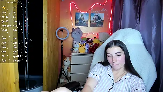 Snapshot of Fiery_Brunette_ chatting on September 2025 09:44:01 AM Fiery Brunette  online show from September 2025 09:44:01 AM