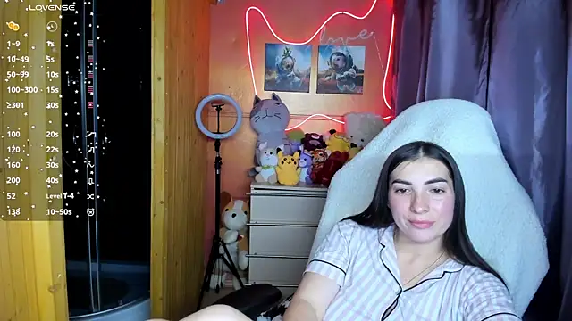 Snapshot of Fiery_Brunette_ chatting on October 2025 03:38:01 AM Fiery Brunette  online show from October 2025 03:38:01 AM