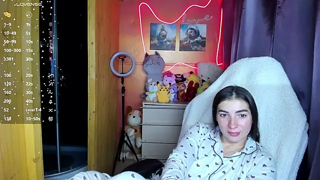 Snapshot of Fiery_Brunette_ chatting on October 2025 05:50:02 AM Fiery Brunette  online show from October 2025 05:50:02 AM