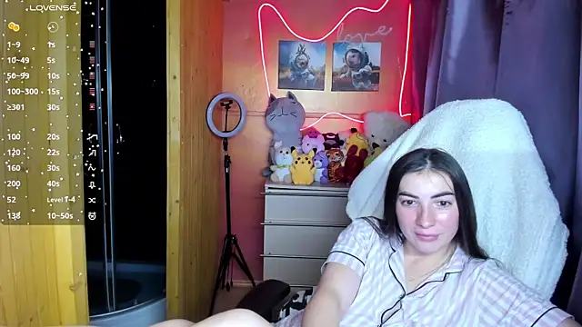 Snapshot of Fiery_Brunette_ chatting on November 2025 04:19:02 PM Fiery Brunette  online show from November 2025 04:19:02 PM