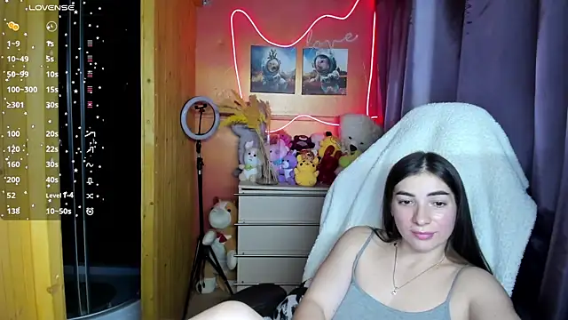 Fiery Brunette  online show from November 2025 12:59:03 PM