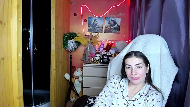 Snapshot of Fiery_Brunette_ chatting on January 2026 09:00:02 AM Fiery Brunette online show from January 2026 09:00:02 AM