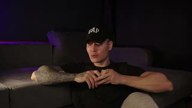 Snapshot of RODARRI chatting on December 2025 05:32:01 PM RODARRI online show from December 2025 05:32:01 PM