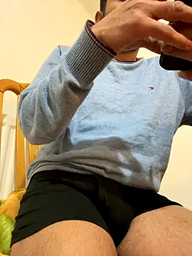 Snapshot of rhuh3991 chatting on December 2024 11:14:02 PM rhuh3991 online show from December 2024 11:14:02 PM