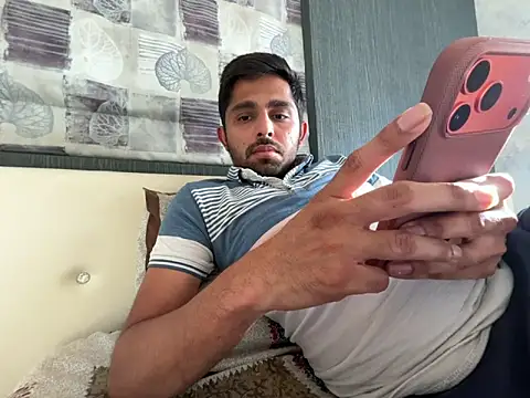 rhuh3991 online show from April 2026 11:48:01 AM