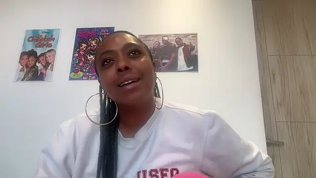 Snapshot of ChocolateCakeQueen chatting on May 2026 11:00:01 PM ChocolateCakeQueen online show from May 2026 11:00:01 PM