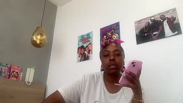 Snapshot of ChocolateCakeQueen chatting on May 2026 03:10:01 PM ChocolateCakeQueen online show from May 2026 03:10:01 PM