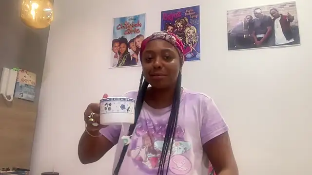 Snapshot of ChocolateCakeQueen chatting on June 2026 11:57:01 PM ChocolateCakeQueen online show from June 2026 11:57:01 PM