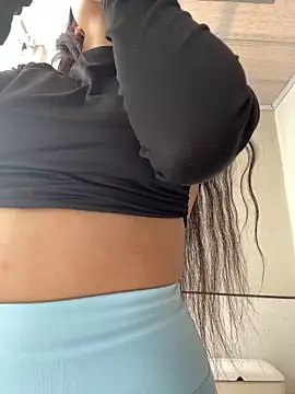 Snapshot of hannahb-e chatting on January 2025 04:11:01 PM hannahb-e online show from January 2025 04:11:01 PM