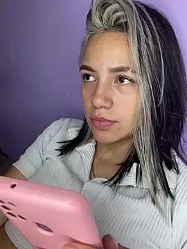 Snapshot of hannahb-e chatting on March 2025 02:17:01 AM hannahb-e online show from March 2025 02:17:01 AM