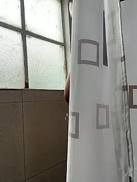 hannahb-e online show from January 2026 08:43:01 PM