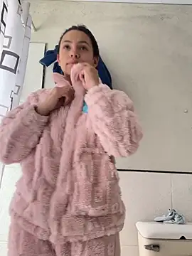 hannahb-e online show from March 2026 03:07:02 PM