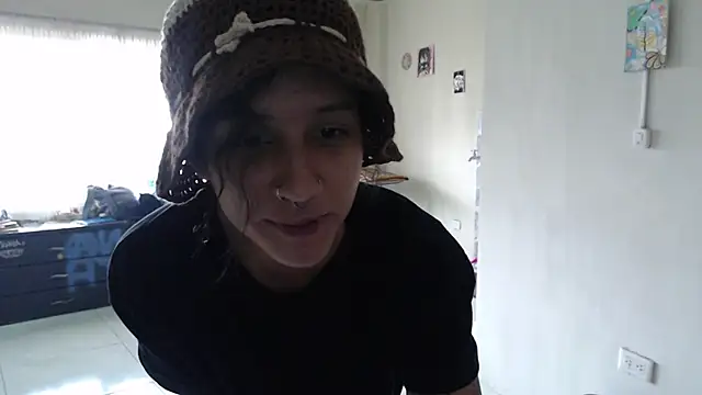 Snapshot of AlinaWoolf_ chatting on June 2026 05:17:02 PM AlinaWoolf online show from June 2026 05:17:02 PM