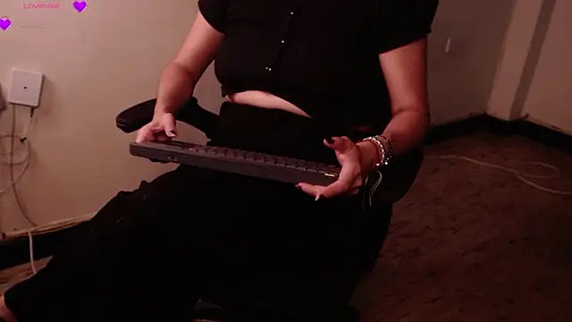 Snapshot of _samara chatting on January 2026 12:09:02 PM samara online show from January 2026 12:09:02 PM