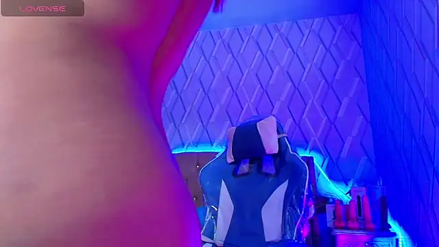 NicolleTaylor online show from October 2025 03:42:02 AM