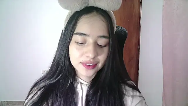 Snapshot of aineangeel chatting on September 2025 12:32:02 AM aineangeel online show from September 2025 12:32:02 AM