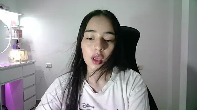 Snapshot of aineangeel chatting on November 2025 12:44:01 AM aineangeel online show from November 2025 12:44:01 AM