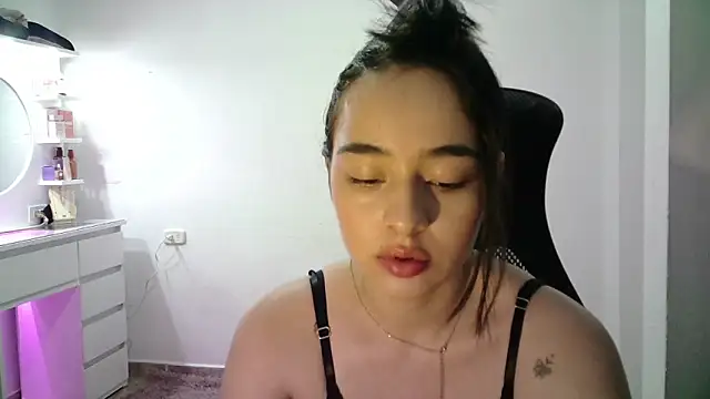 Snapshot of aineangeel chatting on November 2025 12:53:02 AM aineangeel online show from November 2025 12:53:02 AM