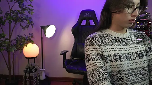 Snapshot of SrLuis18 chatting on December 2024 01:26:02 AM SrLuis18 online show from December 2024 01:26:02 AM