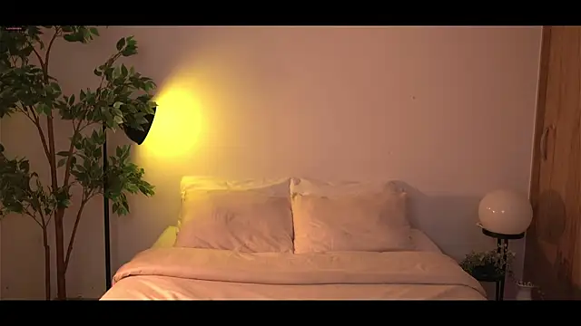 Snapshot of SrLuis18 chatting on September 2025 12:49:01 AM SrLuis18 online show from September 2025 12:49:01 AM