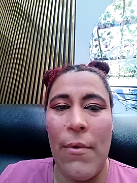 Snapshot of MarthinaBaker chatting on November 2025 07:34:01 PM MarthinaBaker online show from November 2025 07:34:01 PM