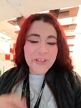 Snapshot of MarthinaBaker chatting on November 2025 12:33:01 PM MarthinaBaker online show from November 2025 12:33:01 PM