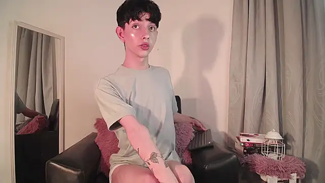 lyamthommpson online show from February 2025 01:46:02 AM