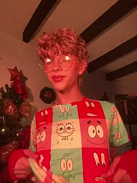 Snapshot of lyamthommpson chatting on December 2025 08:58:01 PM lyamthommpson online show from December 2025 08:58:01 PM