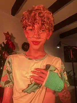 Snapshot of lyamthommpson chatting on December 2025 07:31:01 PM lyamthommpson online show from December 2025 07:31:01 PM