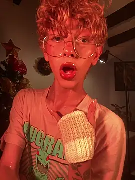 Snapshot of lyamthommpson chatting on December 2025 09:11:02 PM lyamthommpson online show from December 2025 09:11:02 PM