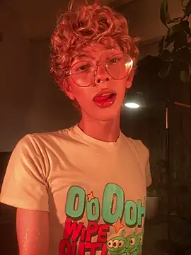 Snapshot of lyamthommpson chatting on January 2026 12:37:01 AM lyamthommpson online show from January 2026 12:37:01 AM