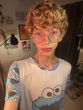 Snapshot of lyamthommpson chatting on February 2026 03:21:02 AM lyamthommpson online show from February 2026 03:21:02 AM