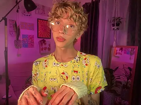 Snapshot of lyamthommpson chatting on February 2026 04:10:02 AM lyamthommpson online show from February 2026 04:10:02 AM