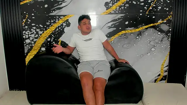 Snapshot of sweethot___ chatting on October 2025 02:46:02 PM sweethot online show from October 2025 02:46:02 PM