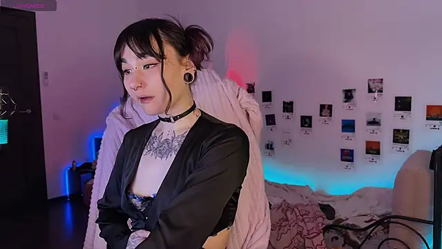 deadlysweet online show from April 2026 04:04:02 AM