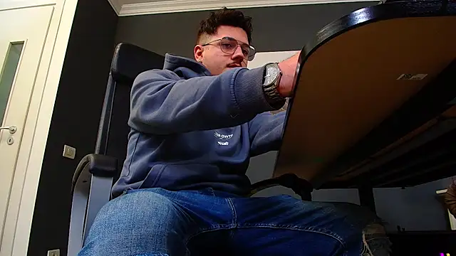 Snapshot of JoshKnights chatting on February 2025 11:41:02 AM JoshKnights online show from February 2025 11:41:02 AM