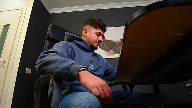 Snapshot of JoshKnights chatting on March 2025 05:39:01 AM JoshKnights online show from March 2025 05:39:01 AM