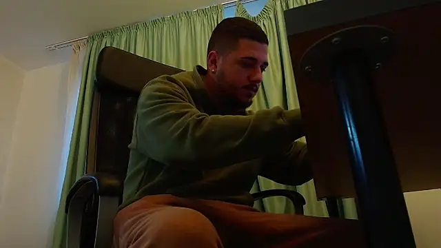 Snapshot of JoshKnights chatting on September 2025 04:44:01 AM JoshKnights online show from September 2025 04:44:01 AM