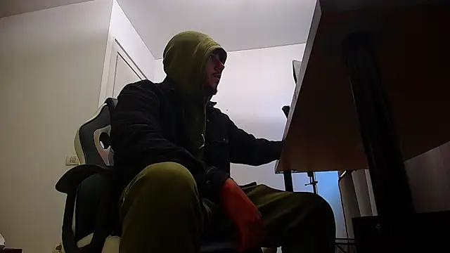 Snapshot of JoshKnights chatting on October 2025 04:52:01 AM JoshKnights online show from October 2025 04:52:01 AM