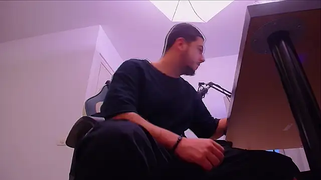 Snapshot of JoshKnights chatting on October 2025 04:56:01 AM JoshKnights online show from October 2025 04:56:01 AM