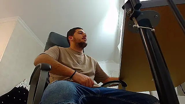 Snapshot of JoshKnights chatting on October 2025 06:14:02 AM JoshKnights online show from October 2025 06:14:02 AM