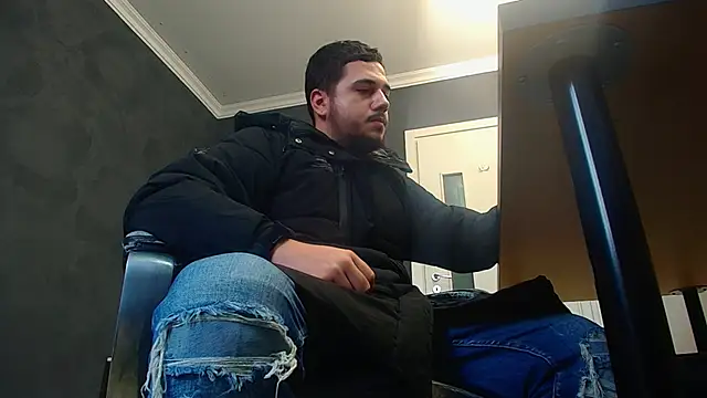 Snapshot of JoshKnights chatting on November 2025 06:25:01 AM JoshKnights online show from November 2025 06:25:01 AM