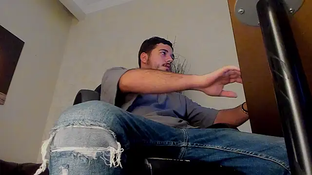 Snapshot of JoshKnights chatting on November 2025 06:01:02 AM JoshKnights online show from November 2025 06:01:02 AM