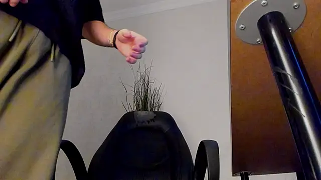 Snapshot of JoshKnights chatting on November 2025 06:23:01 AM JoshKnights online show from November 2025 06:23:01 AM