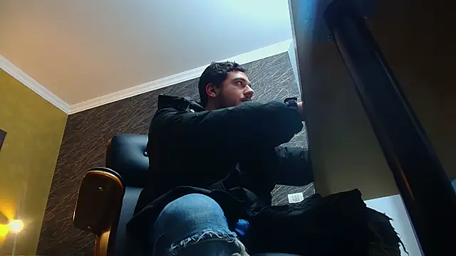 Snapshot of JoshKnights chatting on November 2025 05:18:02 AM JoshKnights online show from November 2025 05:18:02 AM