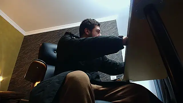 Snapshot of JoshKnights chatting on November 2025 06:37:01 AM JoshKnights online show from November 2025 06:37:01 AM