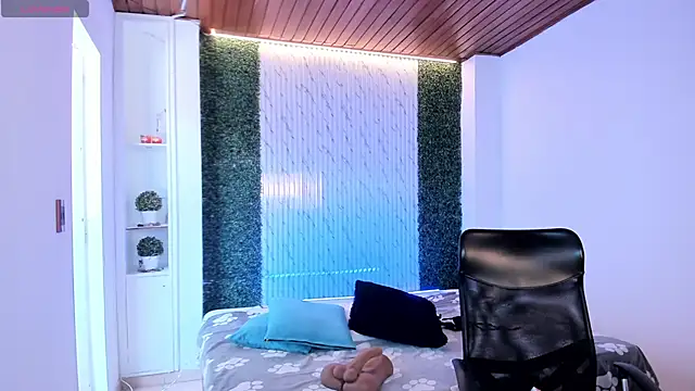 victoria mooree online show from March 2026 04:22:02 PM